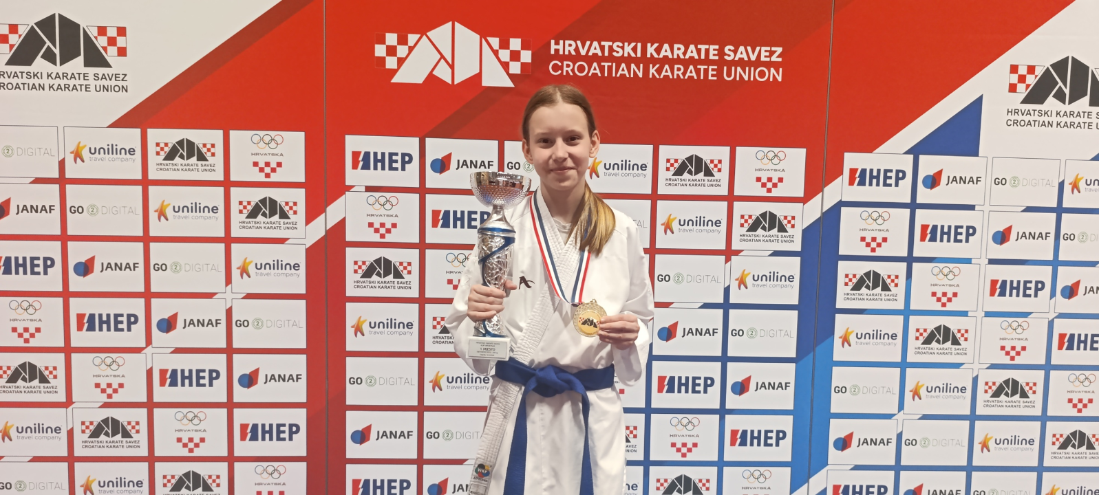 FOTO Melani Majkić i Gabrijela Županović, članice Karate kluba Šibenik 1066, osvojile Kup Hrvatske