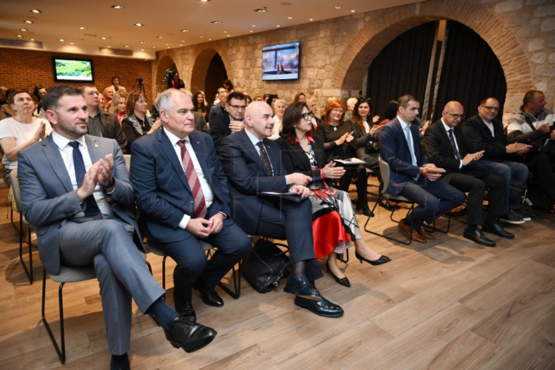 Udruzi Kamenčići dodijeljena bespovratna sredstva: Svečano potpisivanje ugovora održano u Splitu