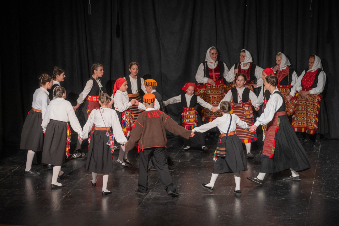 Raskoš županije predstavljat će KUU Zvona Zagore, KUD Zora i KUD Dinara