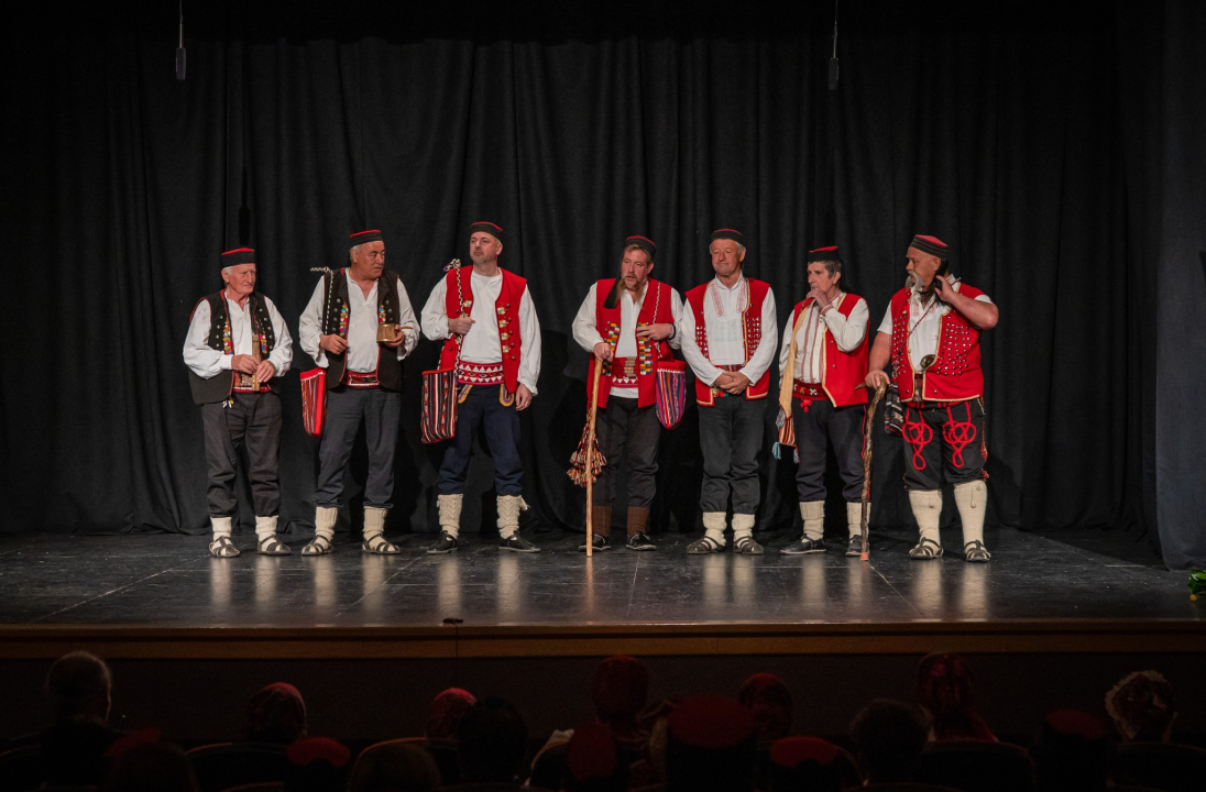 Raskoš županije predstavljat će KUU Zvona Zagore, KUD Zora i KUD Dinara