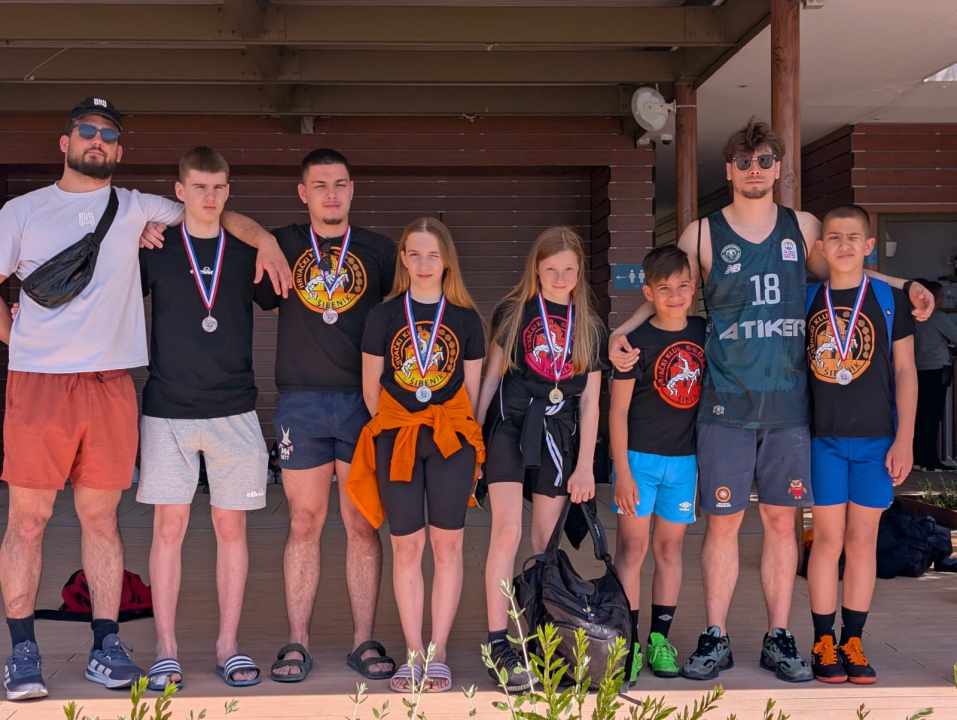 Šibenski hrvački donijeli hrpu medalja iz Zagreba i Zadra