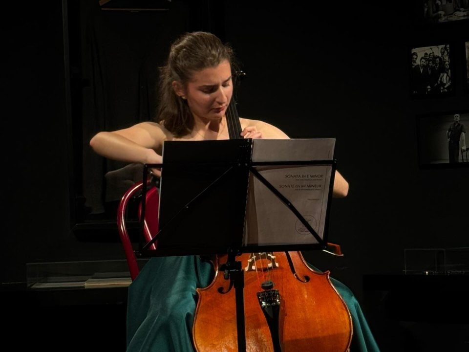 Učenica šibenske glazbene škole, violončelistica Antea, održala koncert u kazalištu