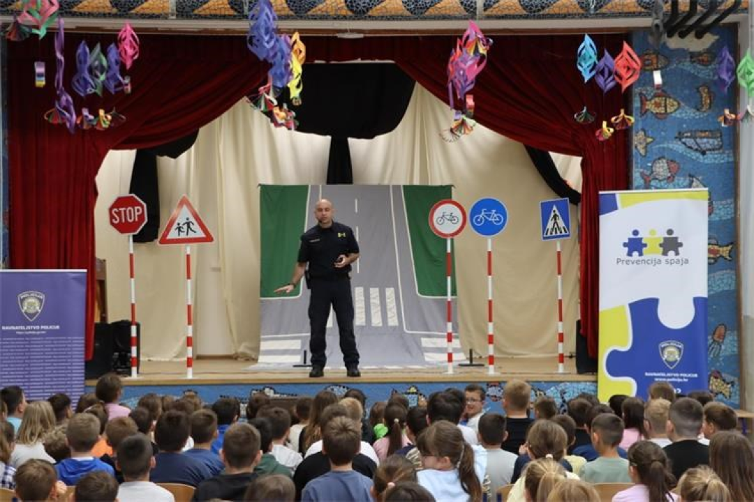FOTO Šibenski plavci učili djecu o sigurnom sudjelovanju u prometu