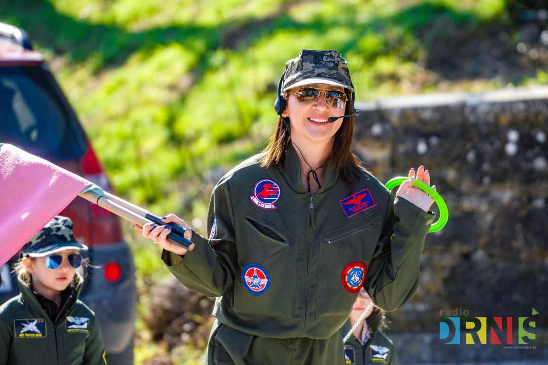 Šarenilo dječje maškarane povorke preplavilo Drniš
