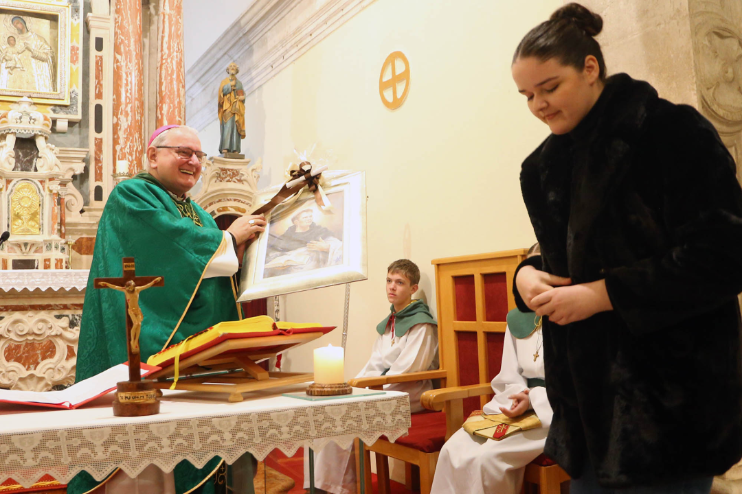 Šibenski biskup Tomislav Rogić u sklopu pastirskog pohoda posjetio župe Jadrtovac i Vrpolje