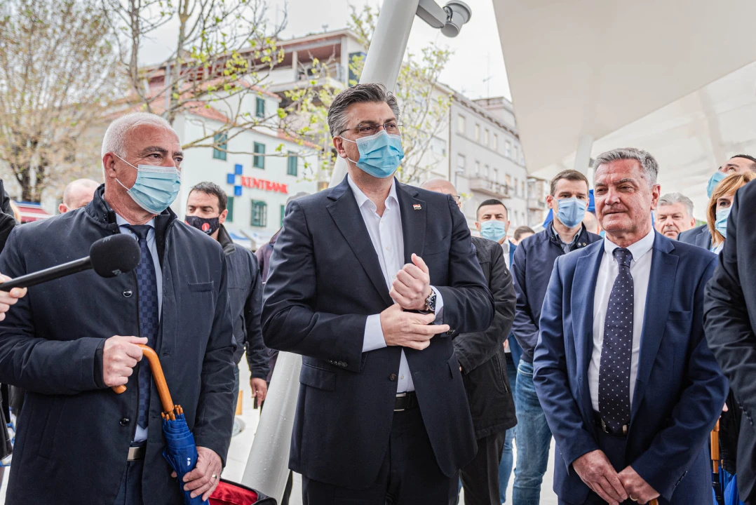 Plenković u Šibeniku: 'Županija je učinila ogromne napore u pogledu razvoja i kvalitete života'
