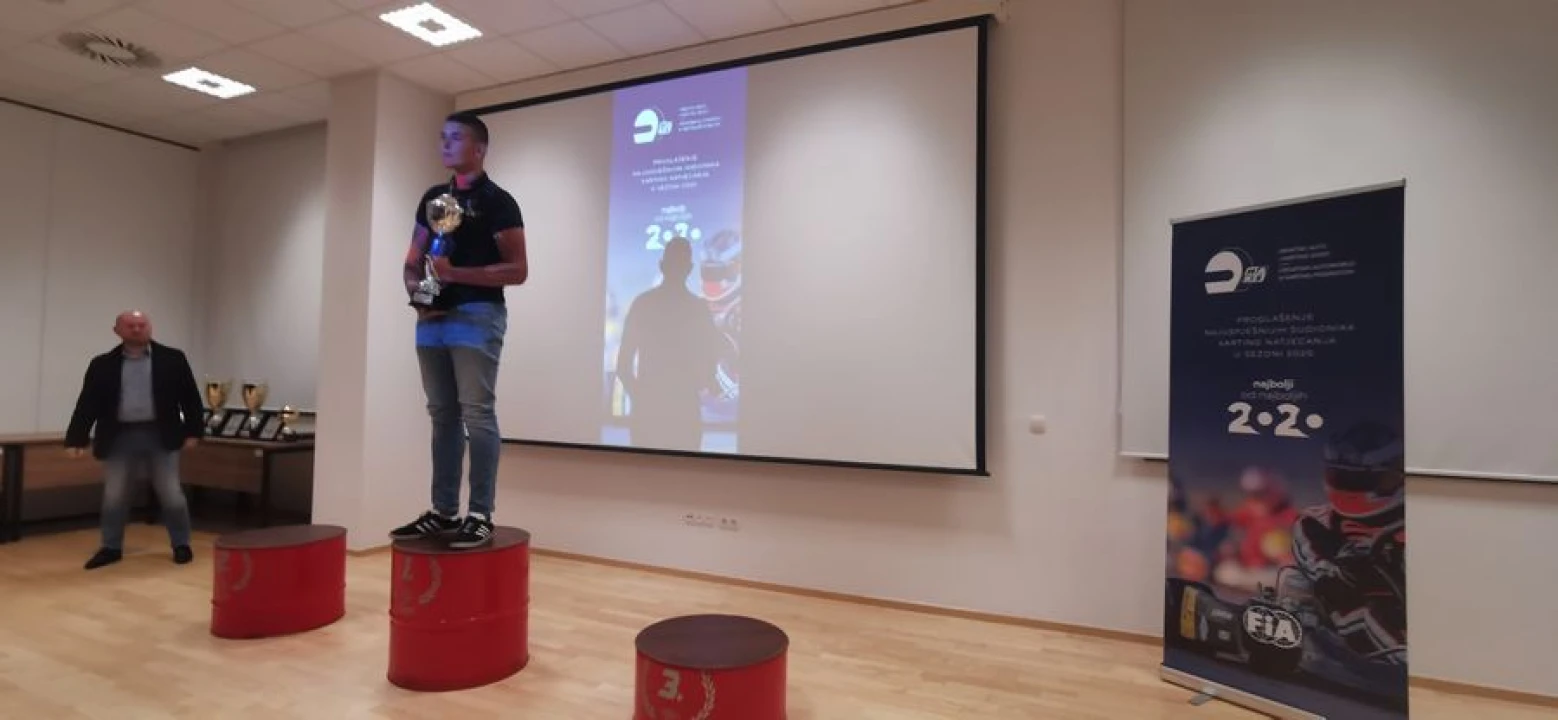 Šibenski kartingaš Franko Škugor primio nagradu za naslov državnog prvaka u klasi Rotax Max DD2 2020