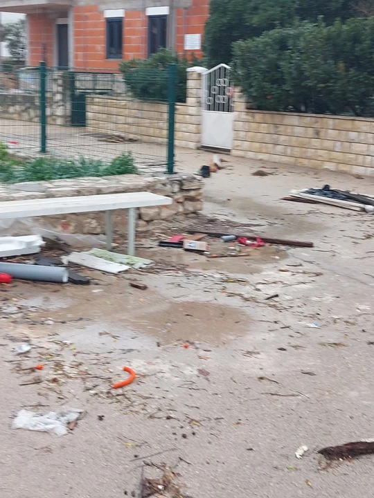 Evo kako Kaprije izgleda nakon nevremena: 'To je zbog gomilanja smeća, nitko od zaduženih ne vodi računa o tome' 