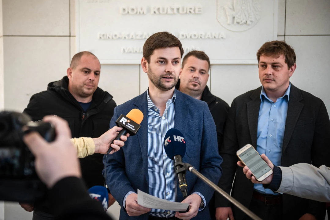 Prilično loša predstava na sjednici Županijske skupštine u drniškom kinu: Bilo je i kokica 