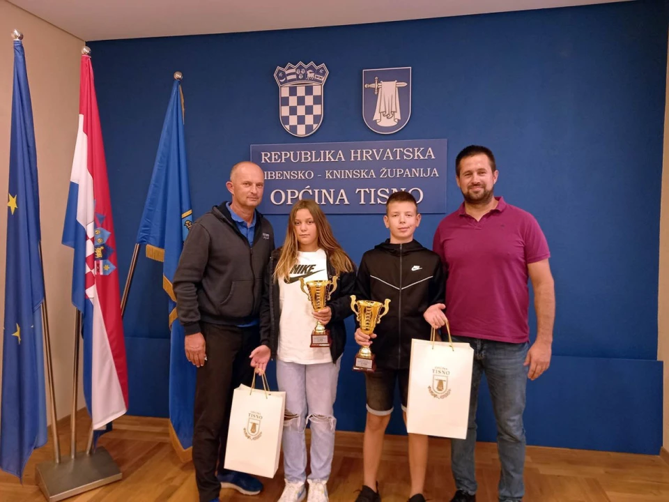 Nova zlata za tišnjanske 'Dupine' s regate u Zagrebu