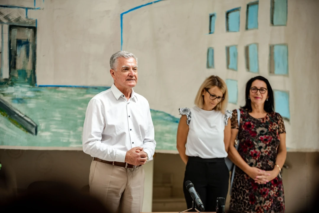'Učionice 21. stoljeća' s gradonačelnikom dočekale prvašiće: 'Krenite hrabro u školske klupe'