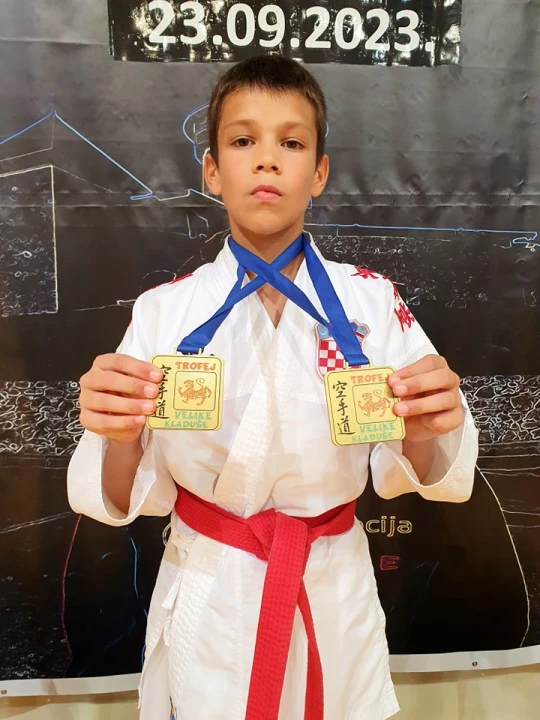 KK Okit Vodice opet najbolji: Iz Velike Kladuše se vratili sa 11 zlatnih medalja, tri srebrene i četiri brončane  