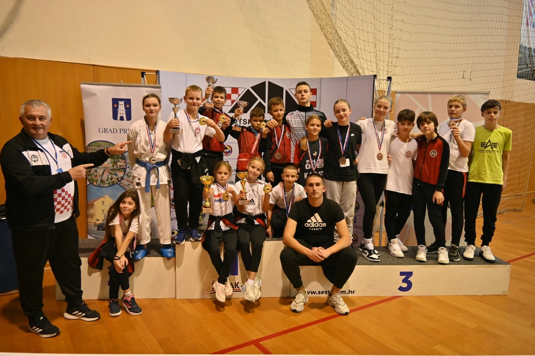 Karate klub Okit-Vodice osvojio 15 medalja na Prvenstvu Hrvatske za mlađe uzraste