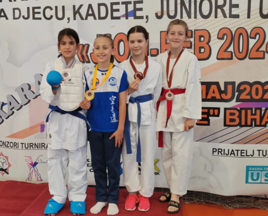 Čak 40 medalja karataša KK Šibenik 1066 na Kupu prijateljstva u Bihaću