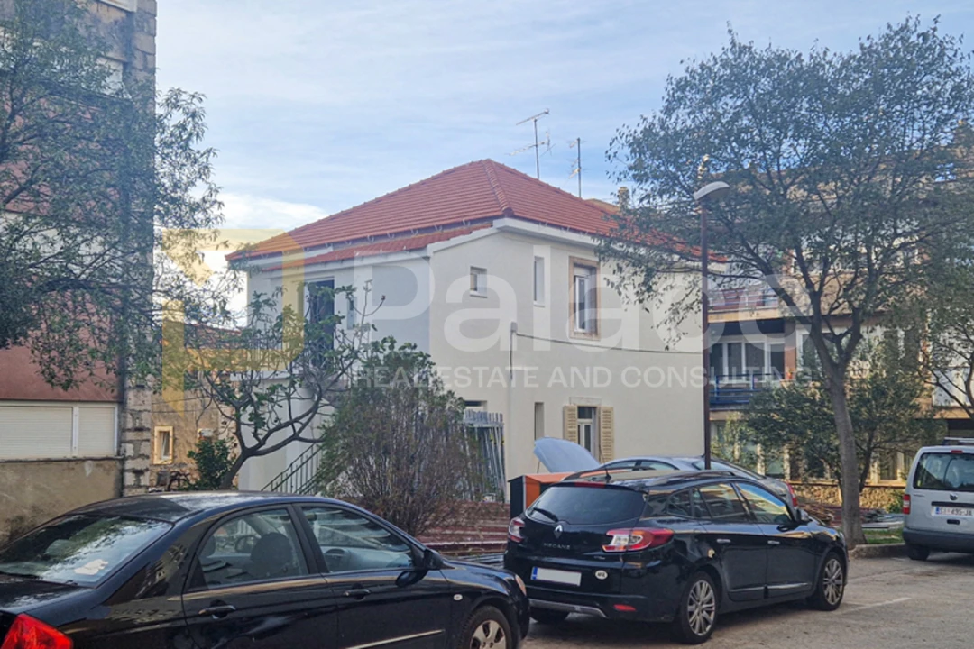 Agencija Palace: Prodaje se dvosoban stan na odličnoj lokaciji 