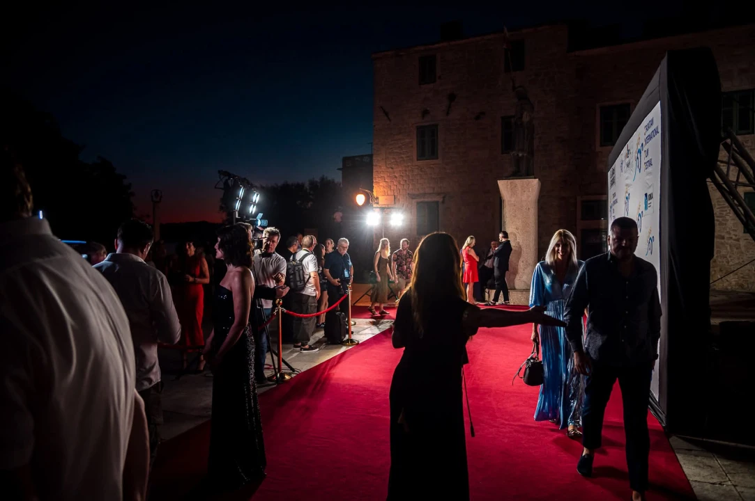 Zvijezde i crveni tepih u Šibeniku: Počeo Croatian International Film Festival
