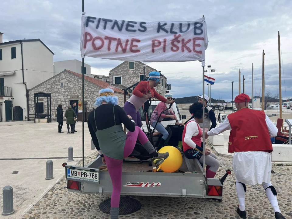 Velika povorka u Betini: Šarenilo i tradicija na jednom mjestu