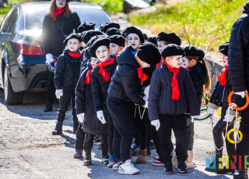 Fotografija 25 - Šarenilo dječje maškarane povorke preplavilo Drniš