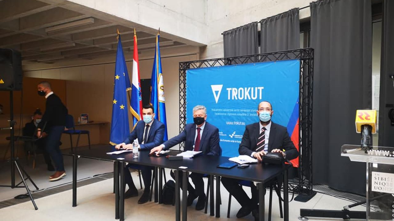 Sjednica Gradskog vijeća počela odavanjem počasti Radojki Danek. A onda je na red došla prazna garaža na Poljani...