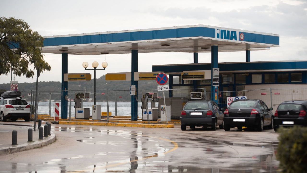 Pumpa na rivi stoji ograđena od prosinca: INA tek prije par dana ispunila sve uvjete za građevinsku dozvolu