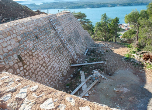 Fotografija 27 - Sv. Ivan izgleda neprepoznatljivo, zgrada koja je niknula bit će zakamuflirana: 'Tvrđavu svečano otvaramo na Dan grada'
