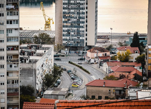 Radovi i kvarovi: Bez vode danas stanari plavog nebodera i Trtarske ulice