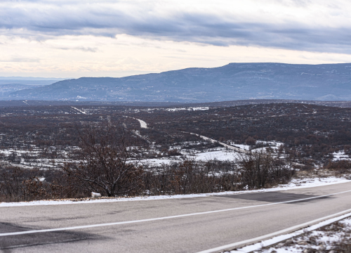 Zbog bure zatvoren dio magistrale: HAK upozorava vozače da ne idu na put bez zimske opreme