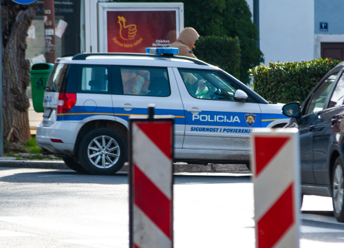 Sudar automobila i Yamahe u Šibeniku, motociklist teže ozlijeđen