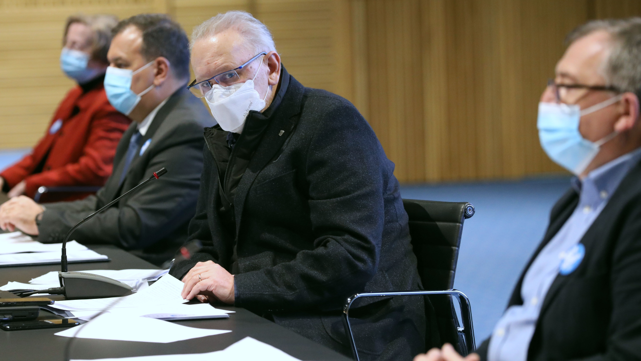 Božinović: 'Ako ne smanjimo okupljanja čeka nas težak period. Svi moramo dati doprinos za turističku sezonu'