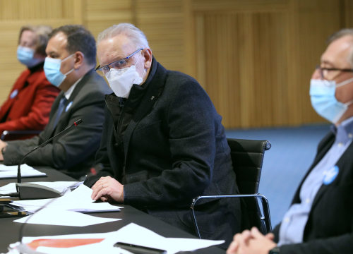 Božinović: 'Ako ne smanjimo okupljanja čeka nas težak period. Svi moramo dati doprinos za turističku sezonu'