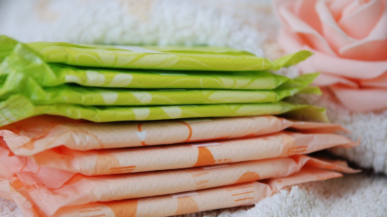 Vlada odbila smanjenje poreza na menstrualne potrepštine: Ulošci i tamponi i dalje su 'luksuzni proizvod'