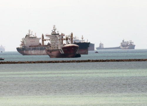 Nakon skoro sedam dana blokade nastavlja se promet Sueskim kanalom