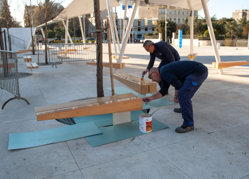 Prije nego sjednete, provjerite jesu li suhe: Klupice na Poljani dobile novi zaštitni premaz