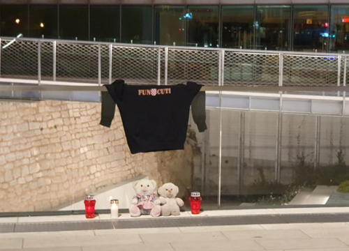 Na Poljani upaljene svijeće i ostavljeni plišani medvjedići za preminulu curicu