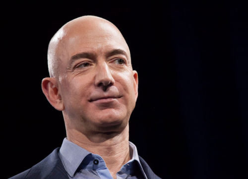 Dok javnost razmišlja čipira li Gates cjepivom, Bezos je lani zaradio 64 milijarde dolara