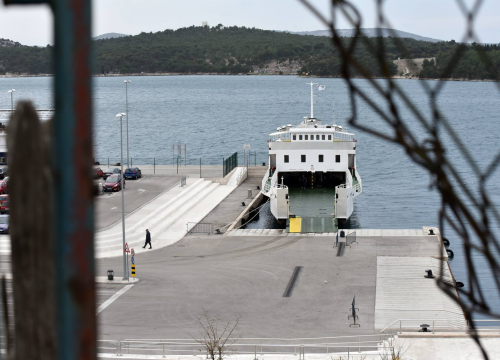 Trajekt zbog juga ne vozi za Kaprije i Žirje: Za Jadran na snazi žuti alarm