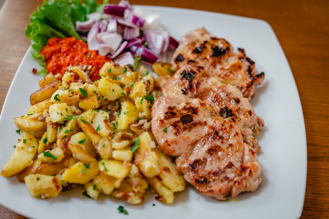 Najbolja jela s roštilja čekaju vas u Antinom guštu!