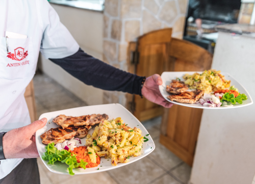 Fotografija 18 - Najbolja jela s roštilja čekaju vas u Antinom guštu!