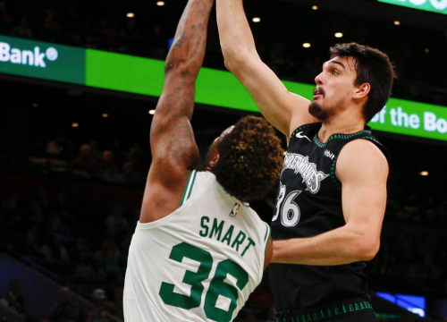 Četvrta pobjeda Phoenixa: Dario Šarić u 12 minuta igre dao osam koševa