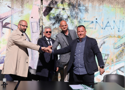 Fotografija 2 - Potpisan ugovor na Vidicima: Konačno došlo na red probijanje slijepe ulice kod osnovne škole