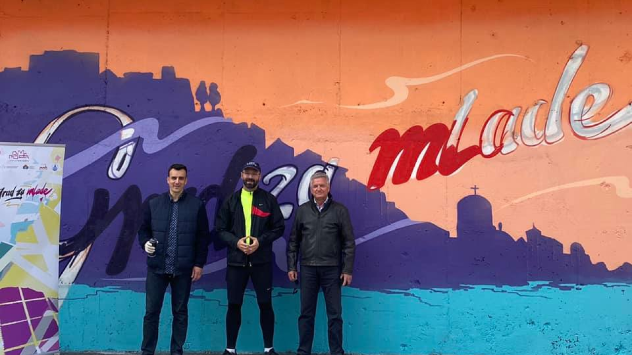 Na stadionu Šubićevac mural ‘Grad za mlade’: Umjetnički 'doprinos' dao i gradonačelnik sa zamjenicima