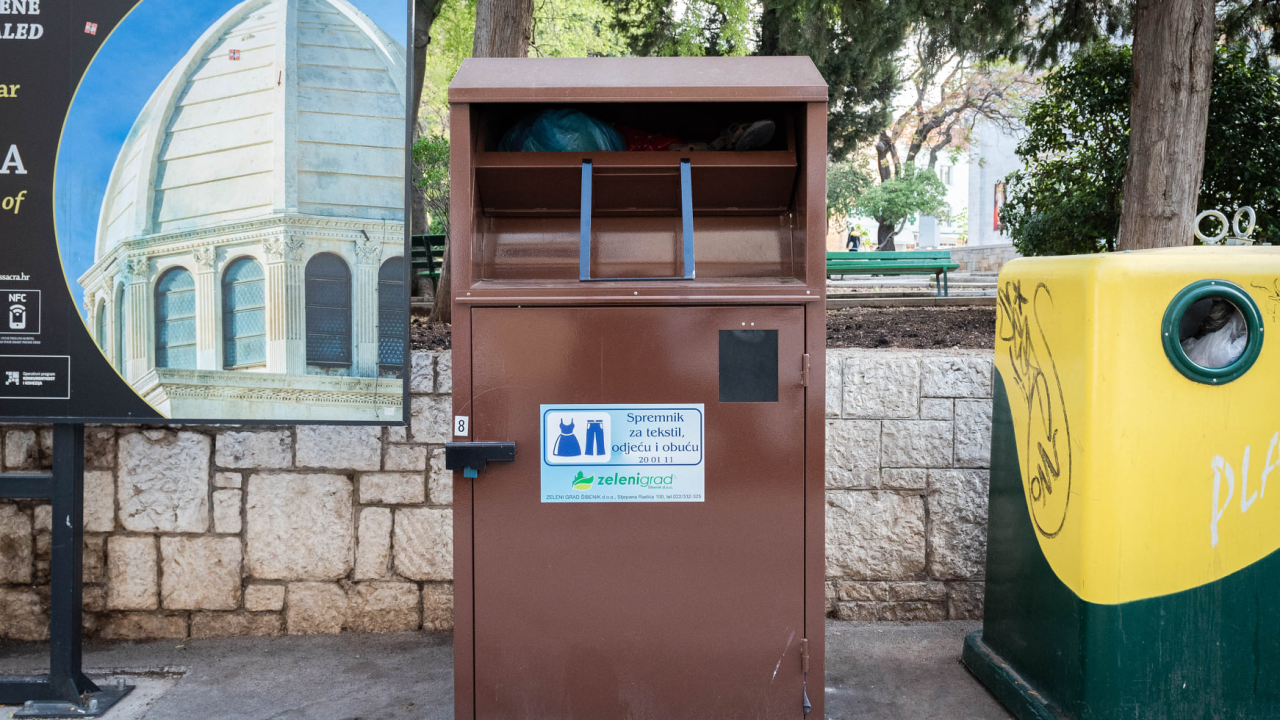 Odjeću, obuću i otpadni tekstil možete odložiti na 18 lokacija u Šibeniku!