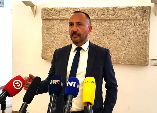 Zekanović u Saboru o šibenskim virtuozima preživljavanja: 'Tri tisuće građana se našlo na udaru sustava'