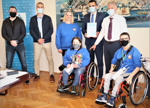 Šibenski parakarataši Julija Karadakić i Antonio Šaršanski ovjenčali se zlatom i srebrom na državnom prvenstvu