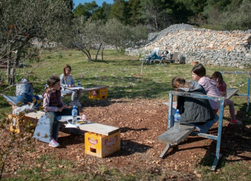 Likovna udruga 'More' prigodnim programom obilježila Dan planeta Zemlje