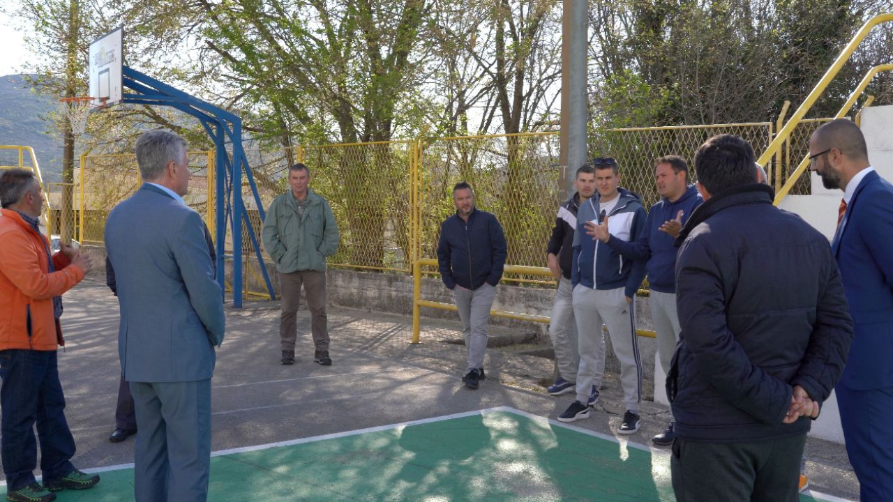 Burić i Mileta obišli šibenska naselja: 'Slijedeći mandat posvetit ćemo rješavanju problema javnog gradskog prijevoza'