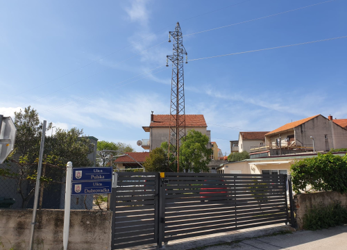 Zahrđali dalekovod koji prolazi kroz Rokiće godinama nije u funkciji, HEP: 'Uklanjanje u planu dogodine'