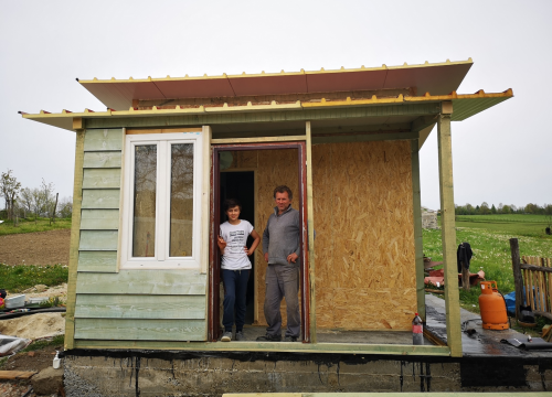 Šibenčani grade novi dom za obitelj stradalu u potresu na Baniji, trebaju vašu pomoć da je dovrše