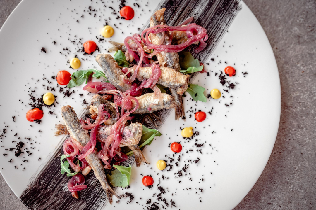 Priuštite si prekrasne trenutke na prozračnoj terasi Pomalo Bistro & Bara u Žaboriću!