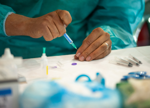 U koju je ruku najbolje primiti cjepivo? Evo što savjetuju stručnjaci